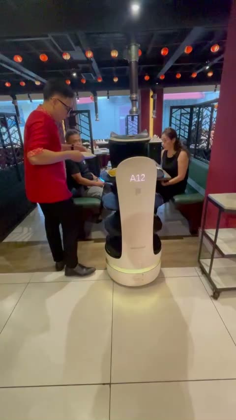 Giao món tại bàn A12